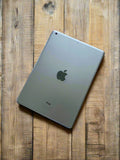 iPad Air in stare impecabila - Recuzita tech pentru sedinte foto [Inchiriere]