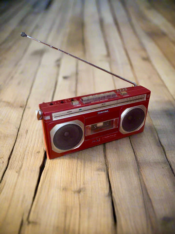 Radiocasetofon Toshiba Bombeat 7 Mini - Recuzita autentica anii ‘80 [Inchiriere]