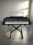 Orga Yamaha – Sintetizator vintage din anii ’80, functional & decorativ [Inchiriere]